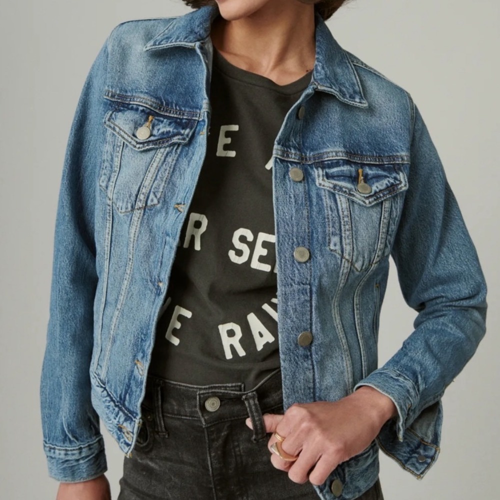 Lucky Brand Dungarees America Denim Trucker Jacket Medium Wash Distressed XL